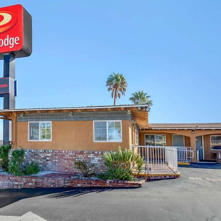 Econo Lodge On Historic Route 66 Barstow Bagian luar foto