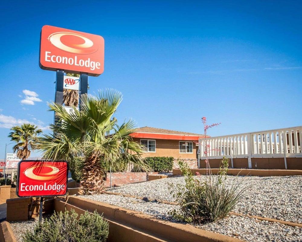Econo Lodge On Historic Route 66 Barstow Bagian luar foto