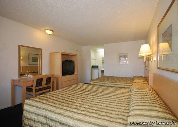 Econo Lodge On Historic Route 66 Barstow Ruang foto
