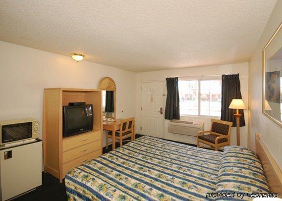 Econo Lodge On Historic Route 66 Barstow Ruang foto