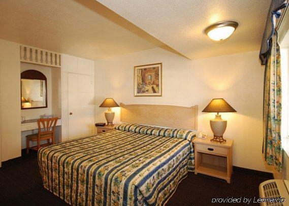 Econo Lodge On Historic Route 66 Barstow Ruang foto