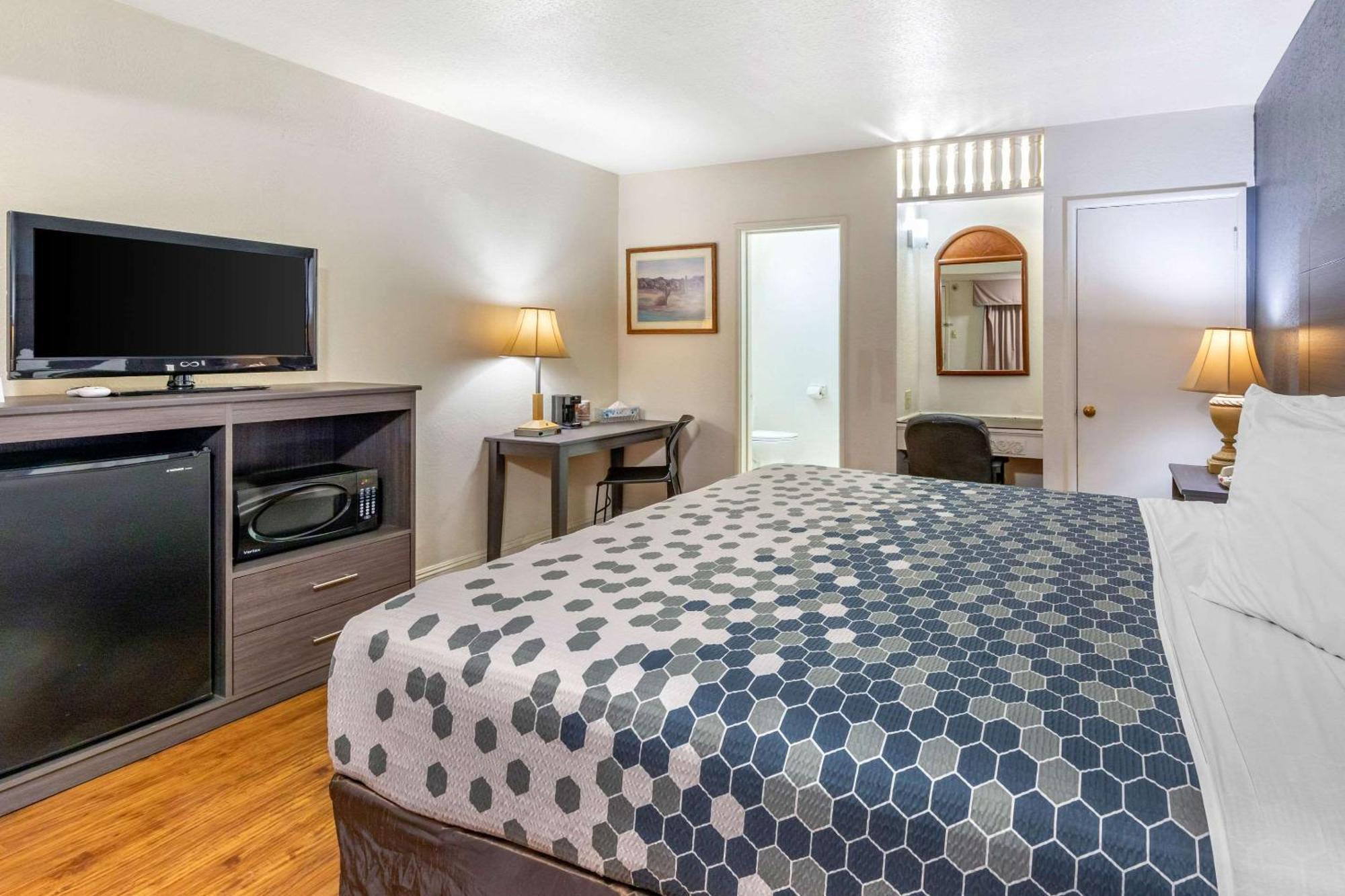 Econo Lodge On Historic Route 66 Barstow Bagian luar foto
