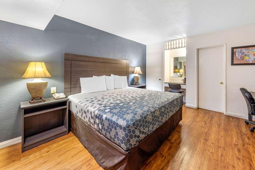 Econo Lodge On Historic Route 66 Barstow Ruang foto