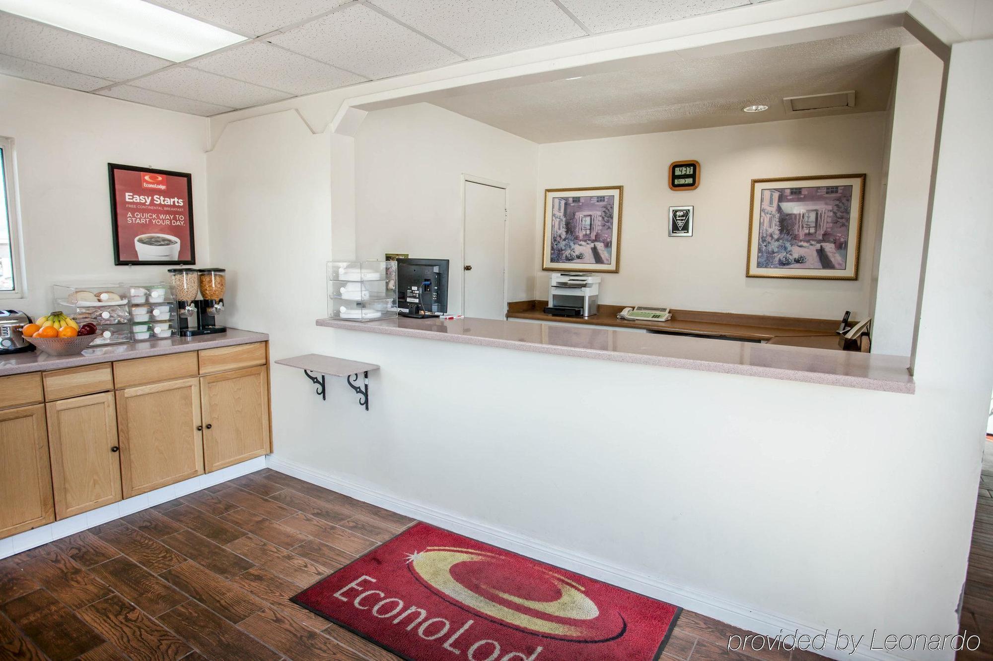 Econo Lodge On Historic Route 66 Barstow Bagian luar foto