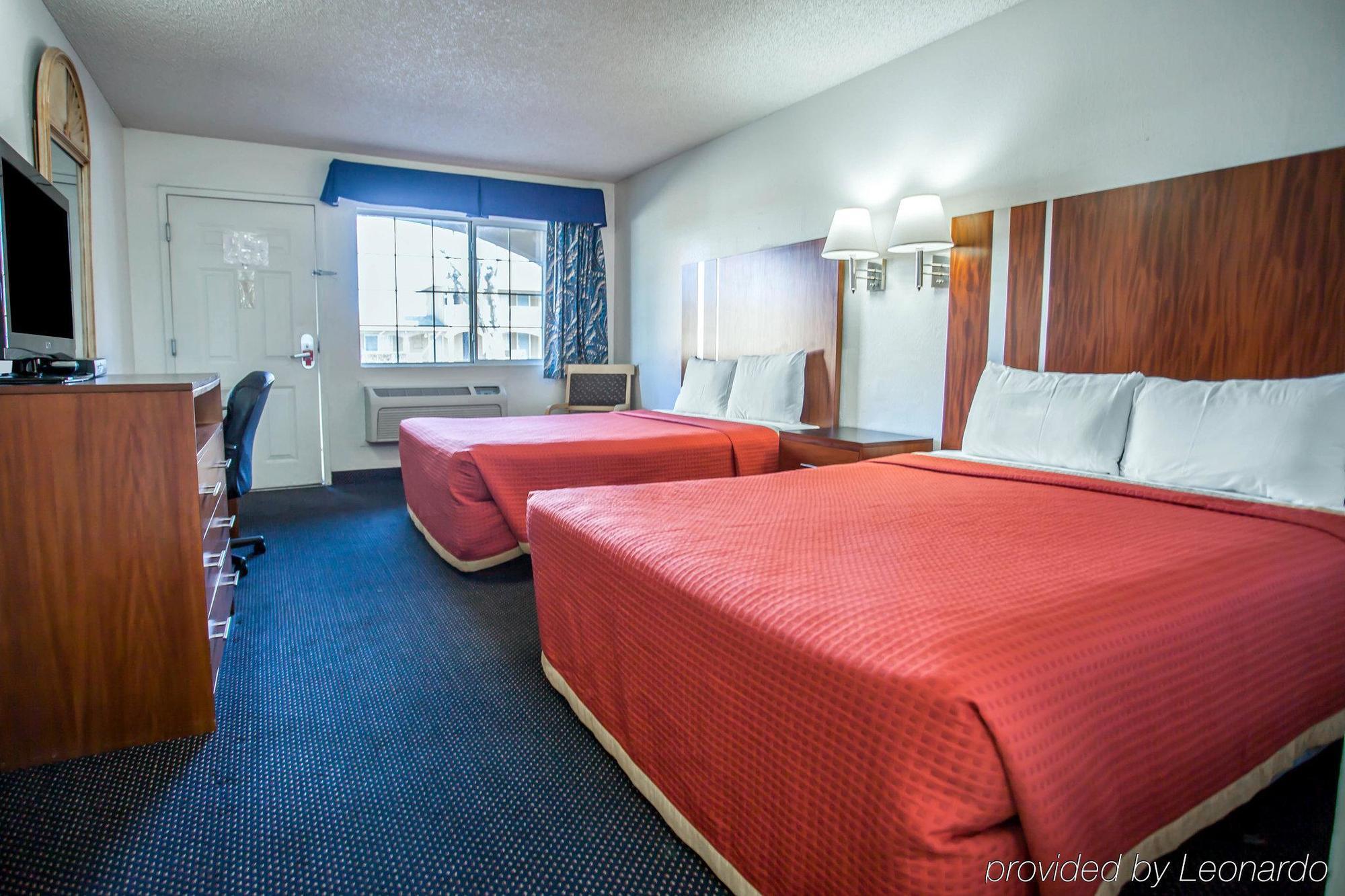Econo Lodge On Historic Route 66 Barstow Bagian luar foto