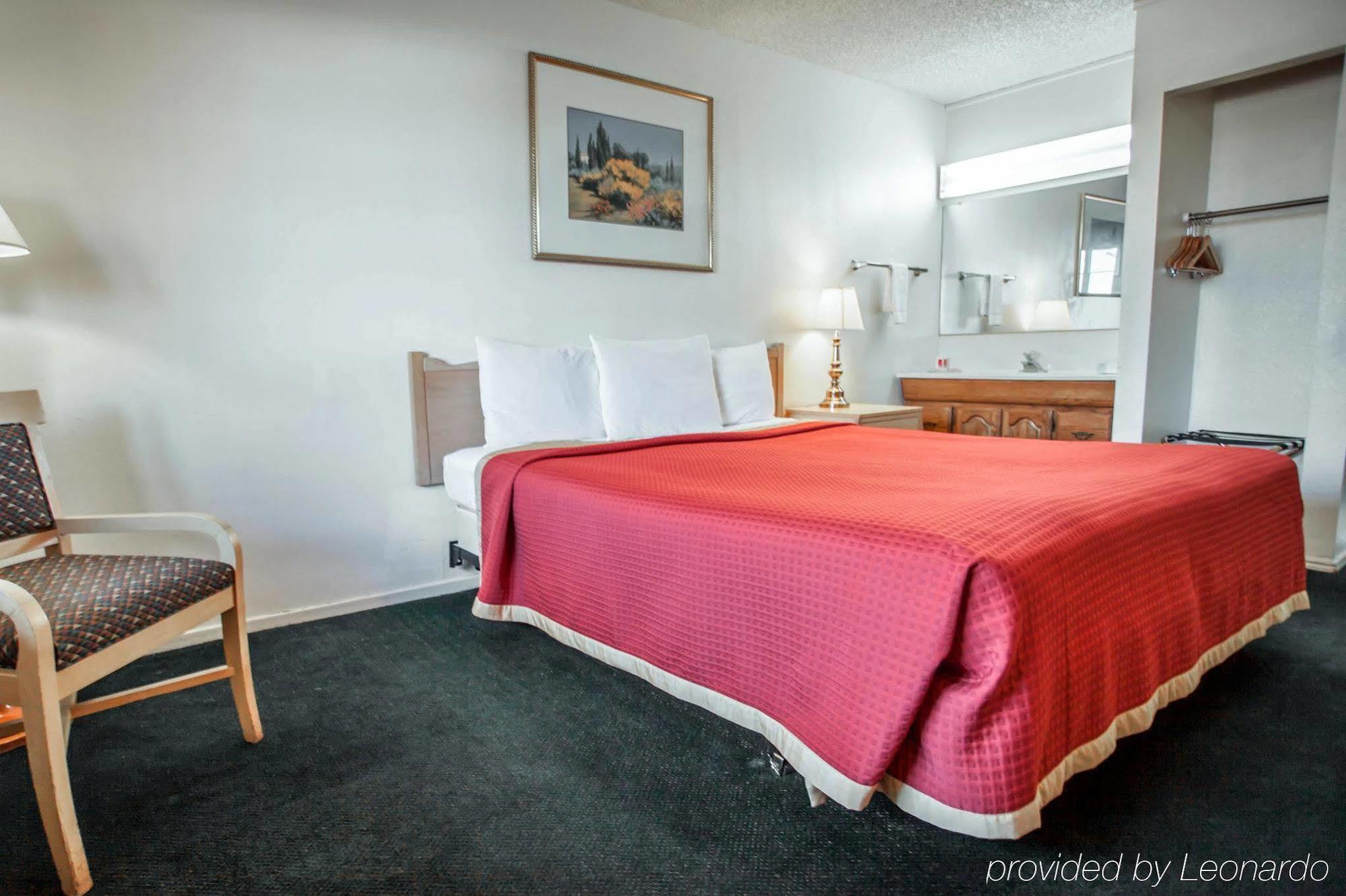 Econo Lodge On Historic Route 66 Barstow Bagian luar foto