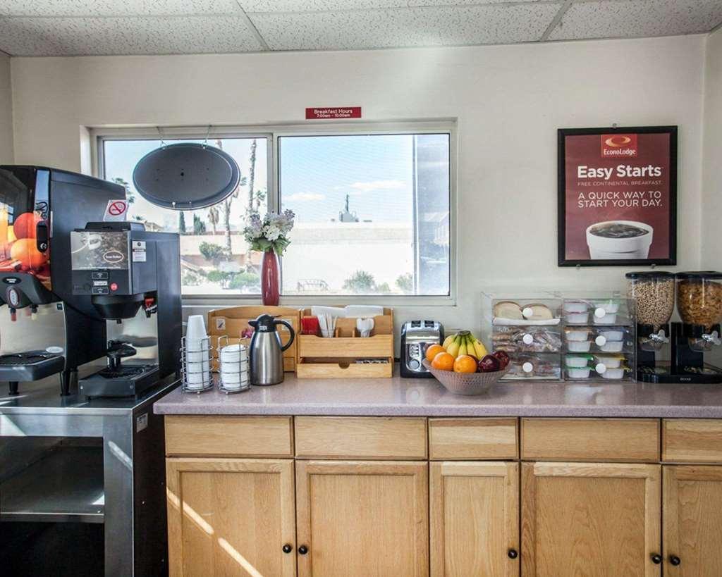Econo Lodge On Historic Route 66 Barstow Restoran foto